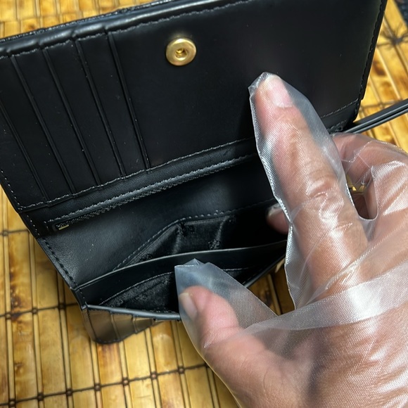 Tory Burch Willa Wallet - Picture 6 of 15